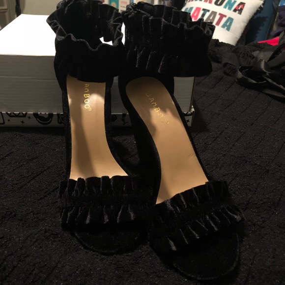 Black Velvet Rampage Heeled Sandals - NIB - Picture 2 of 5